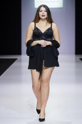 La Redoute Plus Size Moscow SS 2018 (77615-La-Redoute-Plus-Size-Moscow-SS 2018- 18.jpg)